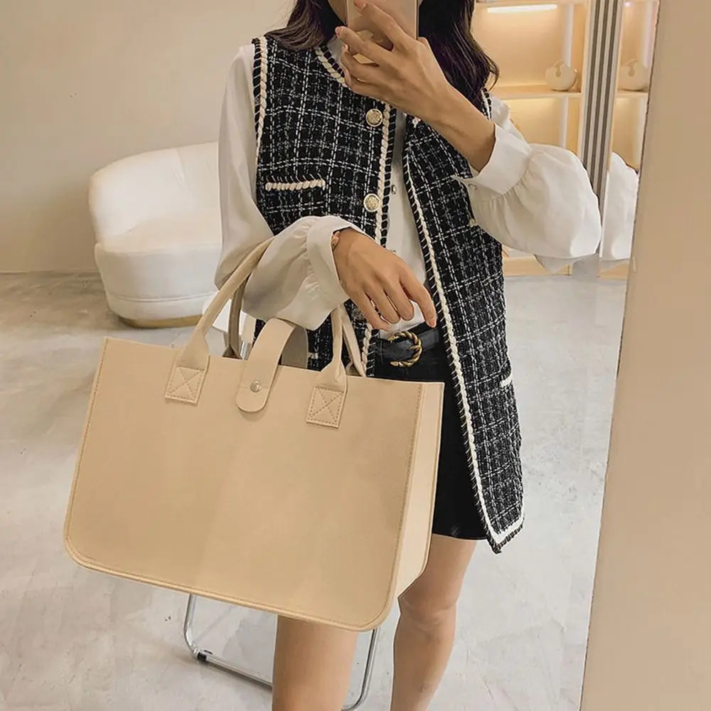 Portable Large Capacity Mummy Bag Women Felt Shoulder Simple Solid Color Messenger Handbag Travel Casual Crossbody Bags 251018