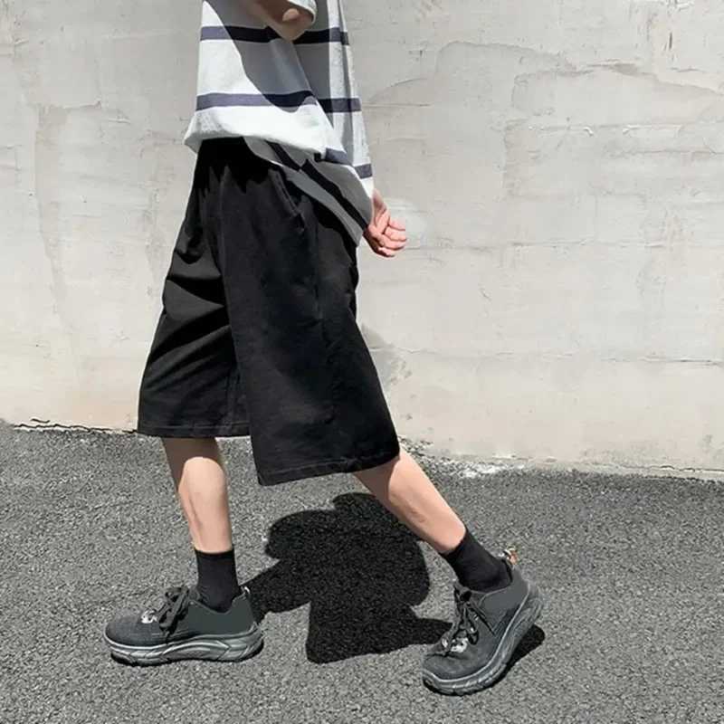 2024 New Men Baggy Sweatpants Shorts Straight Wide Casual Elastic Waist Black Gray Jogging Male Knee Length Short PantsXJ251025