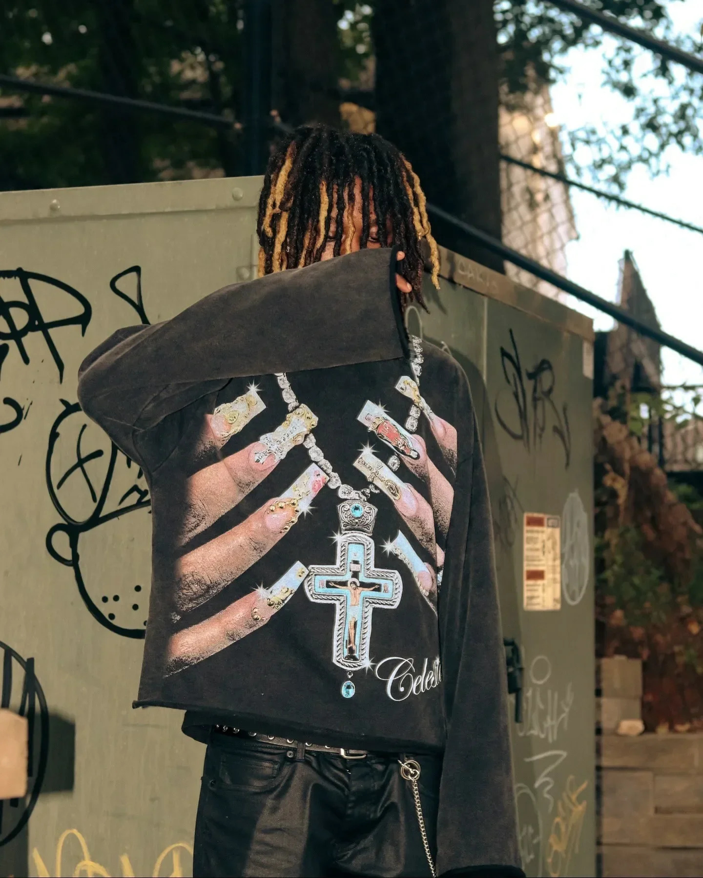 Y2K Fashion Trend Long Sleeves T Shirt Goth Cotton Black Oversized Top Harajuku Finger Graphic Print T Shirt Men Women Clothing 251020