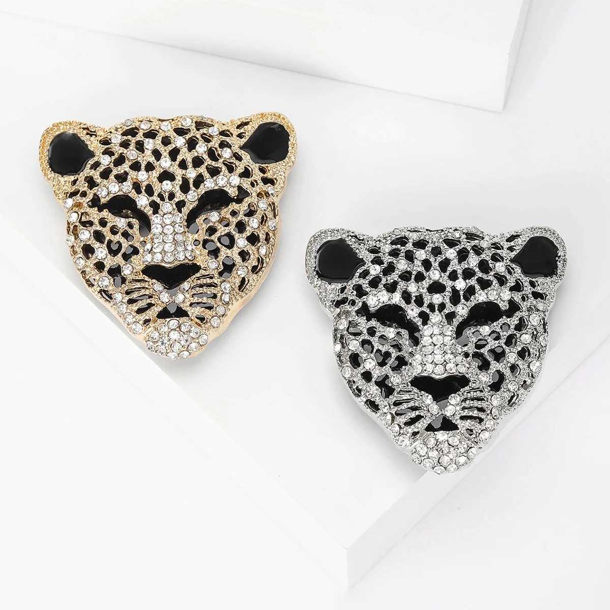 Rhinestone Leopard Brooches for Women Unisex Animal Pins Event Party Backpack Decoration Clothes Accessories J251115