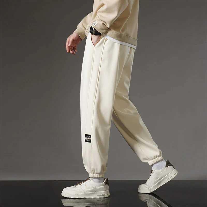 Winter Fleece Thickened Sports Pants Unisex Fleece Thickened Warm Outdoor Running Sports Fitness Pants Couple Winter Sport PantsT251025