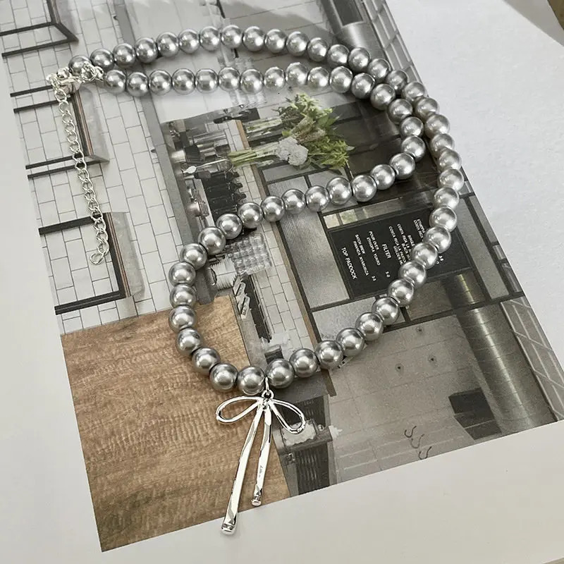 Fashionable Choker with Pendant Graceful Bowknot Pendant Choker Necklace with Gray Pearls Neck Jewelry Accessories 251023