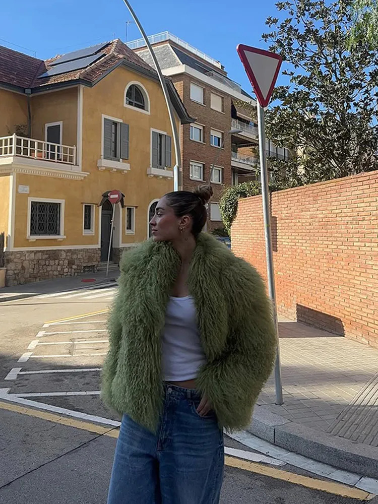 Green Faux Fur Jacket Women Fashion Lapel Long Sleeve Fluffy Loose Warm Coat Winter Lady Daily High Street Outerwear 251020