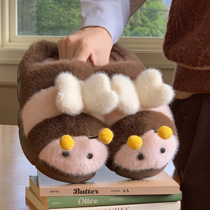 Cute Bee Winter Home Plush Slippers Womens Cotton Slippers Low Heel Soft Bottom Home Shoes Antislip Furry Comfortable Footwear251020