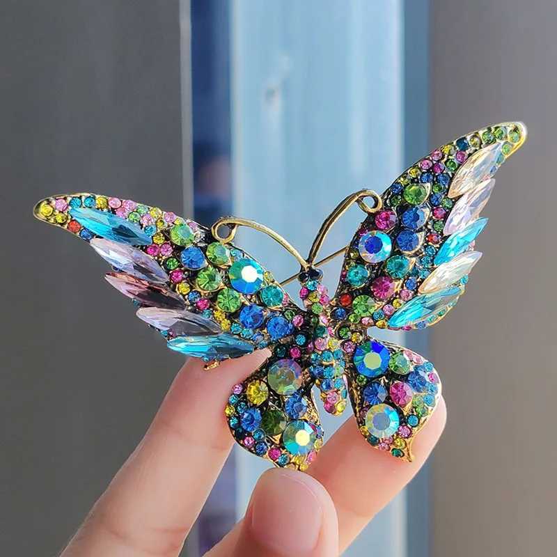 European And American Style Butterfly Brooch Alloy Pin Womens Clothing Corsage Animal Insect Scarf Buckle J251115
