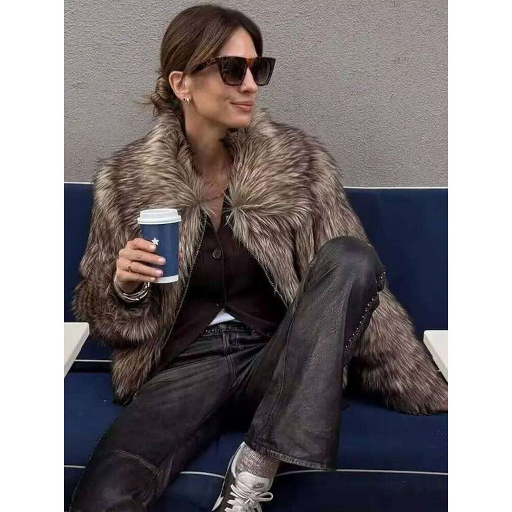 Women Winter Warm Faux Fur Coats Lapel Long Sleeve Zipper Jacket Female Fashion High Street Short Coat Outerwear