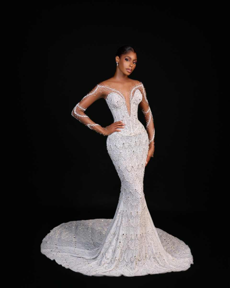 Princess Crystals Mermaid Bridal Gowns Long Sleeve Sheer Neck Wedding Dresses Lace Beadeds Detachable Train Custom Made
