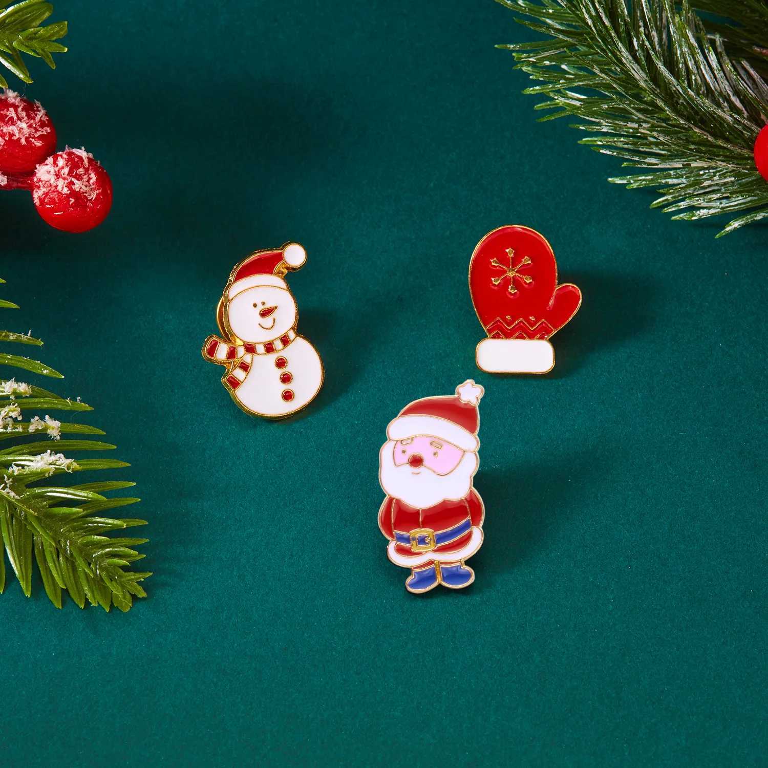 3pcsset Christmas Brooch For Women Men Santa Claus Bell Elk Snowflake Xmas Tree Snowman Enamel Pins New Year Festival Gifts J251115