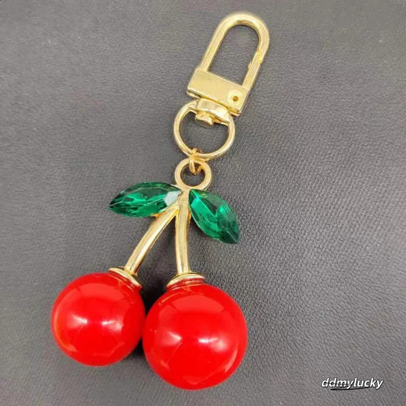 Trendy Alloy Cherry Keychain Charm Accessory Womens Bag Car Pendant Adornment Individualized Decoration For Women 240829 Ddmylucky
