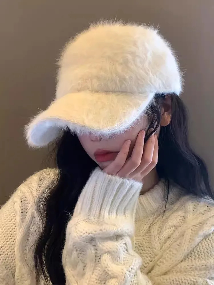 Rabbit Hair Baseball Hat Winter Solid Color Warm Duck Tongue Hat Womens Autumn and Winter Plush Cold and Sunshade Hat 251023