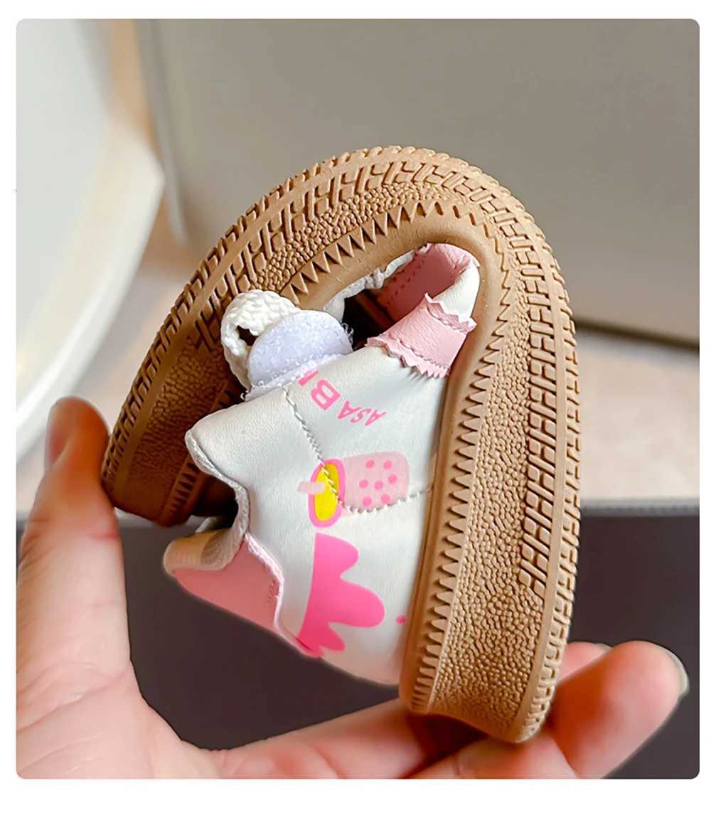 PU Leather Sneakers For Children Antislippery Outdoor Teenager Girls Skate Shoes Softsoled Breathable Kids Sport ShoesT251025