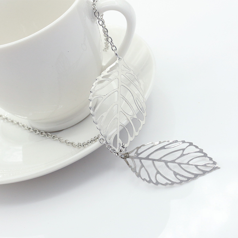Forest Style Metal Colorful Hollow Leaf Necklace Simple Versatile Collarbone Chain