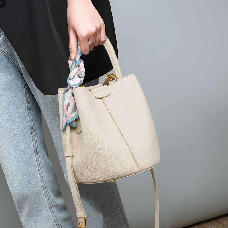 Luxury bag Women s Versatile Handbag Small Tote Trending New High End Genuine Leather Crossbody Commuter Bucket Bag Fashionable