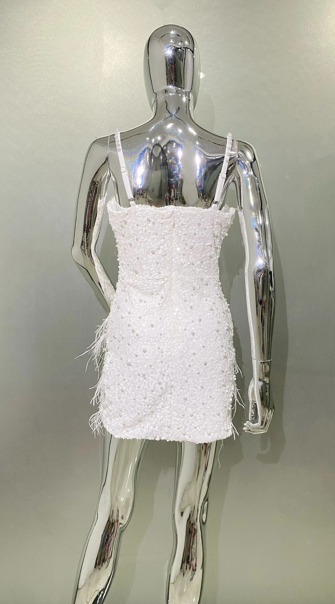 White Women Sleeveless Sexy VNeck Pearl Beading Feathers Bodycon Mini Dress Celebrate Fashion Birthday Evening Party Dress 251020