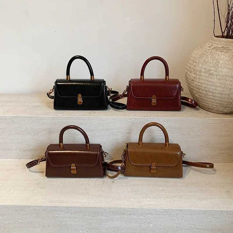 LEFTSIDE Small PU Leather Crossbody Bags Lady with Short Handle Flap Shoulder Bag for Women 2024 Designer Y2K Ladies Handbags Z251024