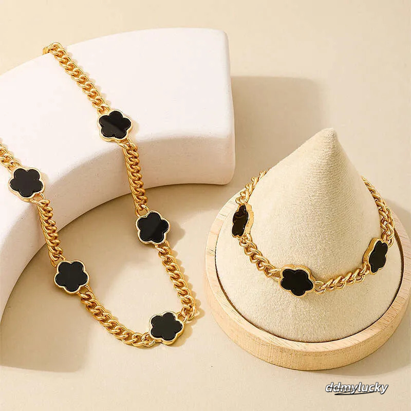 Necklaces For Women: Elegant Five-Leaf Clover Jewelry Set - Gold-Tone Metal Chain Necklace, Bracelet & Earrings For Banquets Ddmylucky