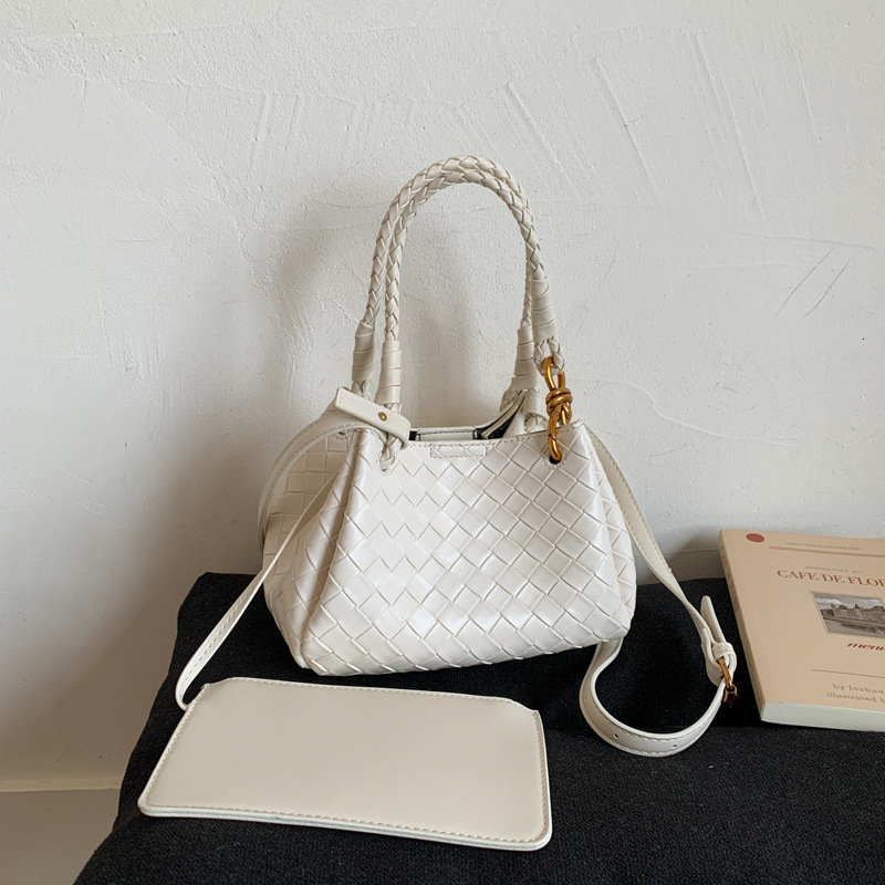 Luxury Brand Designer Bag Woven Pattern Bucket Bag Fashion Niche High-End Sense Basket Bag Soft Leather Commuter Handheld Crossbody Bag For Women