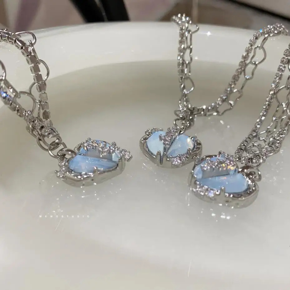 Sparkling White Crystal Irregular Love Heart Collar Chain Necklace Y2K Accessories Fashion Butterfly Pendant Aesthetic Jewelry 251023