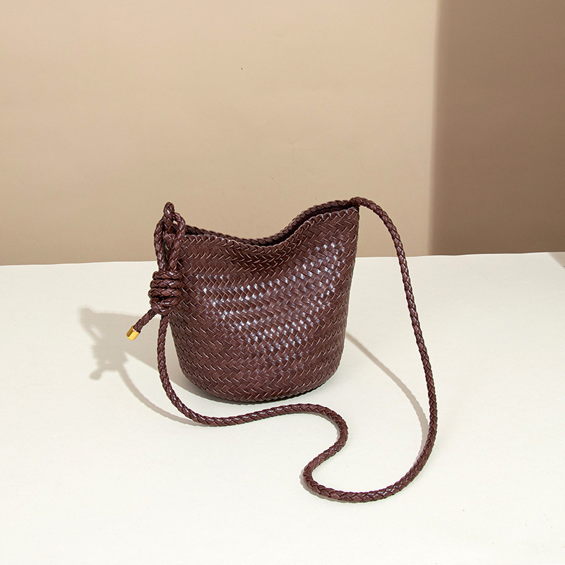Korean Trend New for Women, Light Luxury High-End Handmade Woven Bucket Crossbody Bag