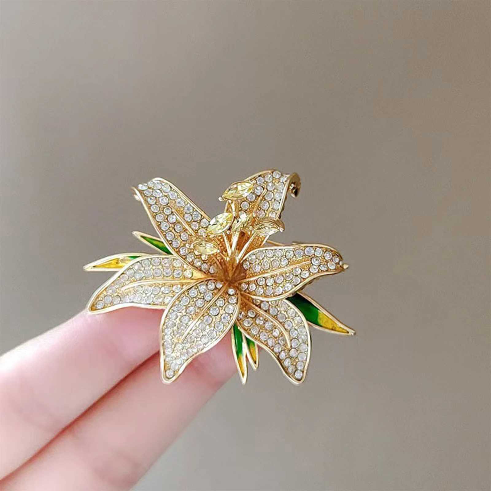 Luxurious Lily Flower Brooch Elegant and Simple Style Versatile Pin Collar Fashionable Accessory J251115