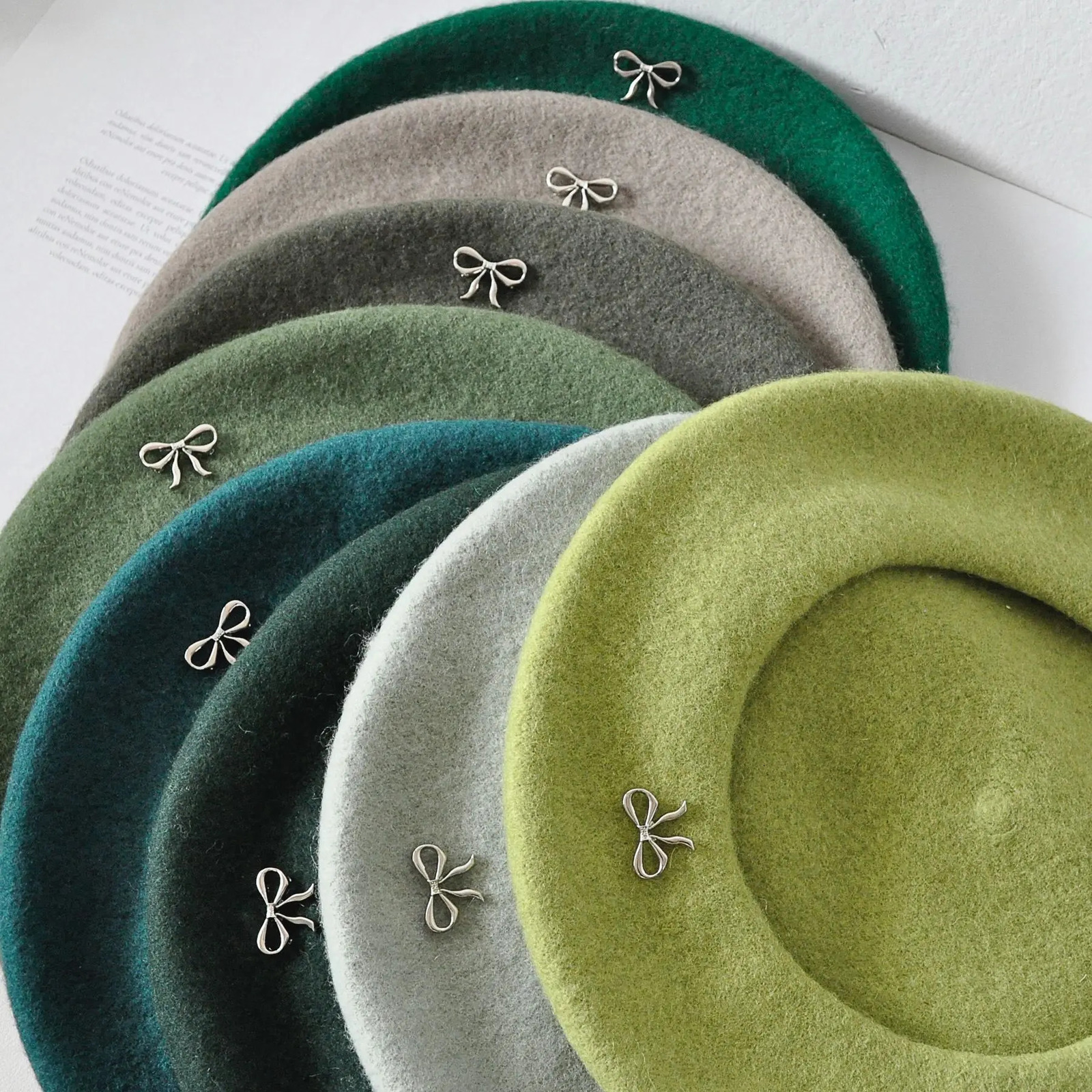Autumn and winter Korean style sweet wool painter hat womens bow decorative buckle wool beret 251023
