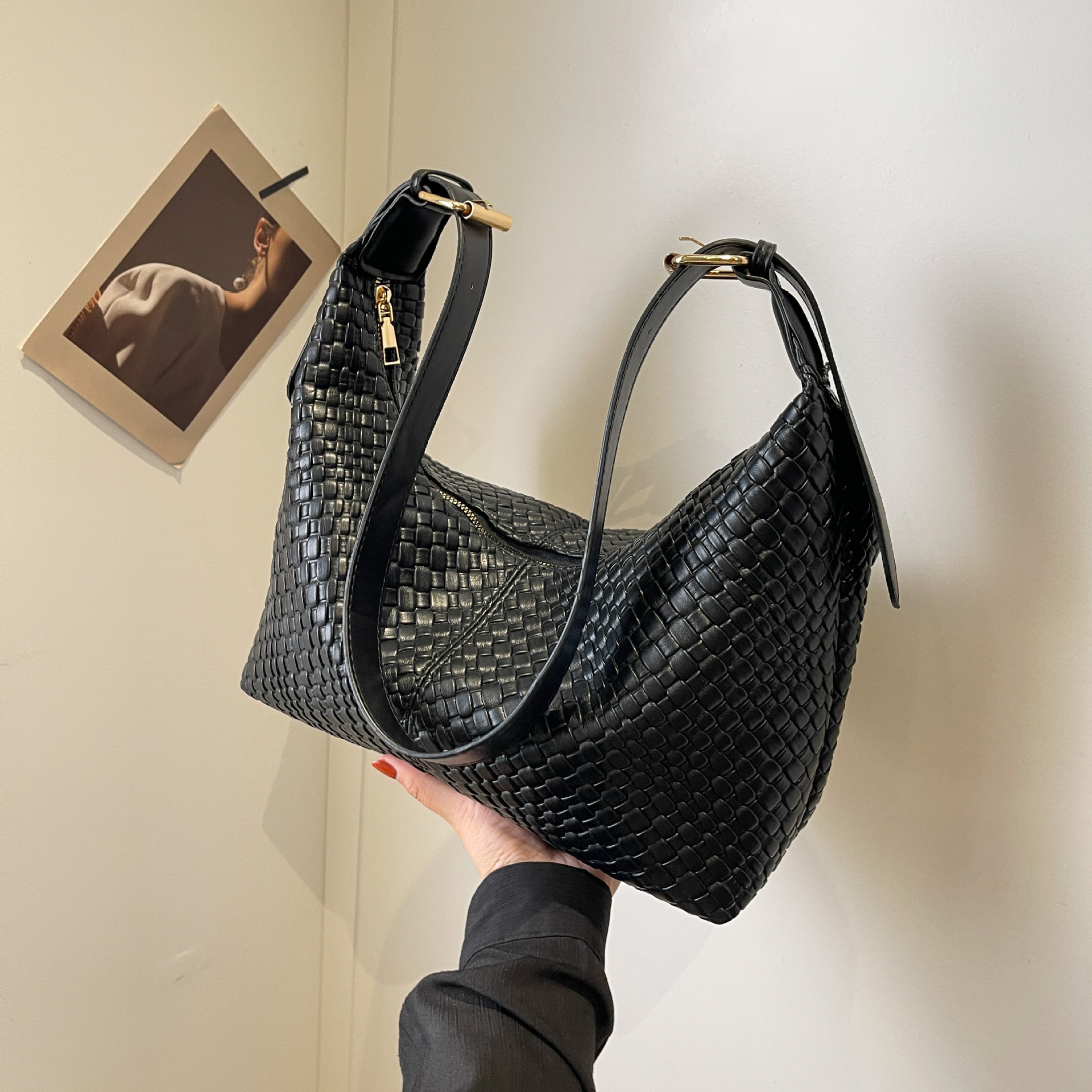 Luxury Brand Designer Bag Soft Tote Bag For Women 2025 New Casual Versatile Shoulder Bag Textured Large Capacity Commuter Bag