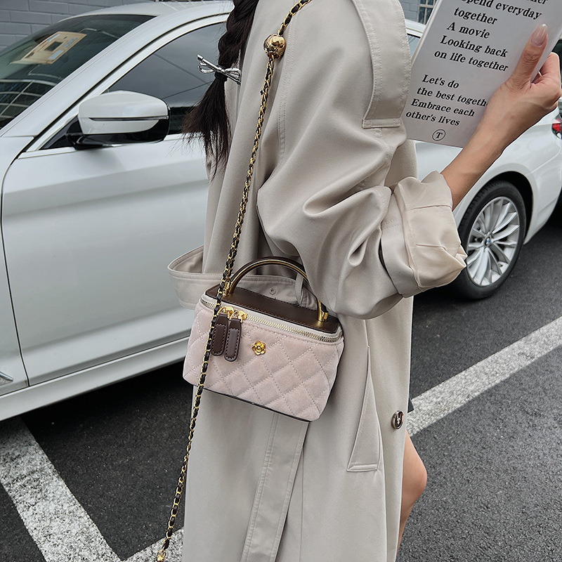 new Free delivery designer shoulder bag Fashionable crossbody bag wear-resistant comfortable simple and casual