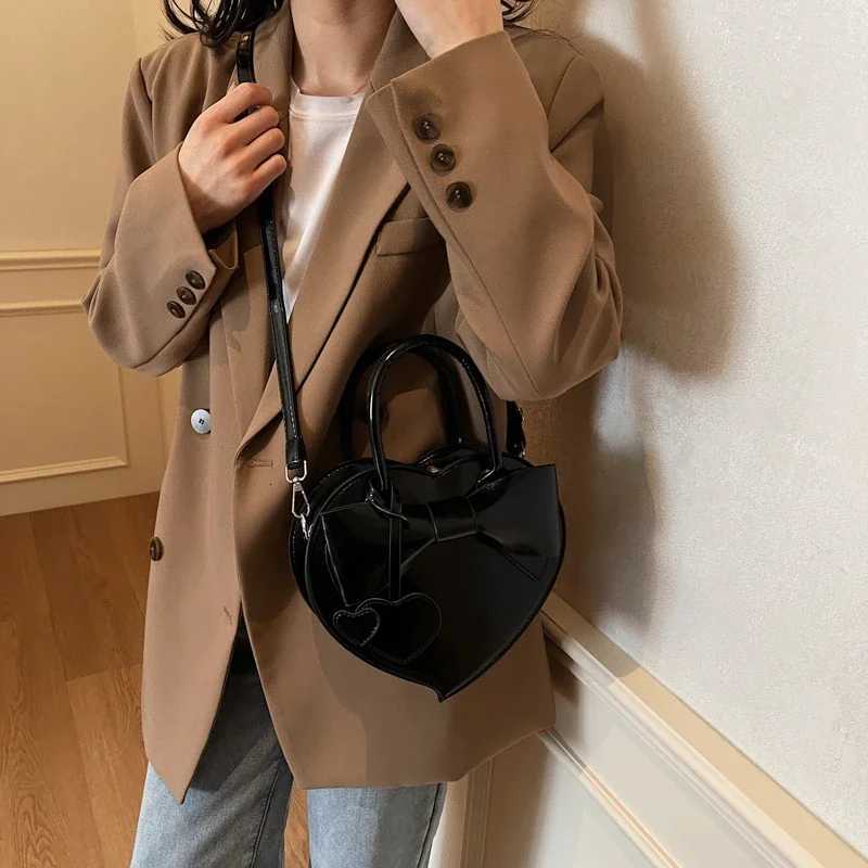LEFTSIDE Small PU Leather Heartshaped Crossbody Bags for Women 2025 Spring Y2K Fashion Shoulder Bag Females Handbags and Purses Z251024