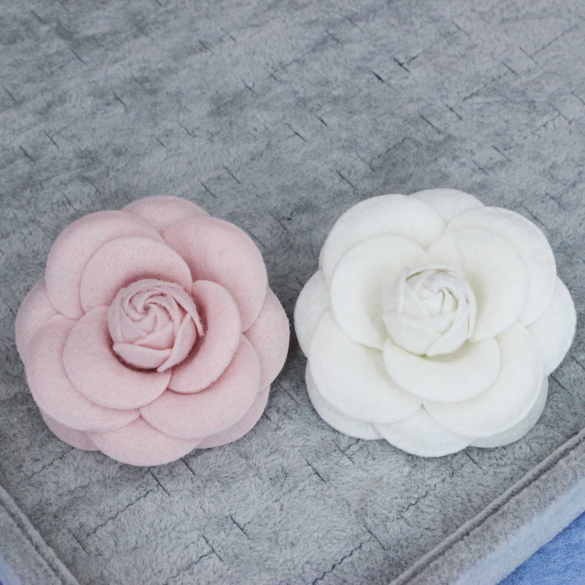 Big Fabric Camellia Brooch Luxury Imitation Wool Pin Brooches for Women Fashion Clothes Corsage Jewelry Accessories J251115