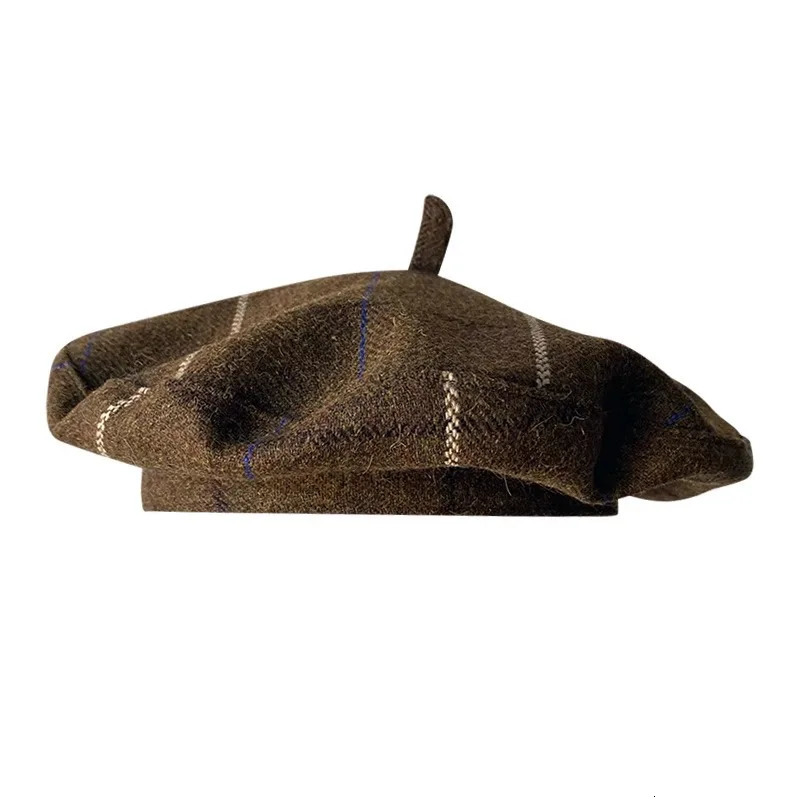 Berets for Women in Autumn Winter British Inspired Checkered UFO shaped Face Slimming Retro Elegant Painter Hats 251023