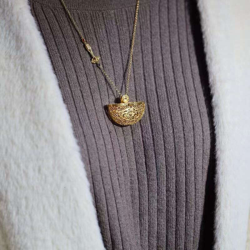 Chinese Style Hollow Inlaid Treasure Pendant Ancient Filigree Gold-Plated Hanging Ornament for Holding Spices Sachet Box Jewelry Accessories National 