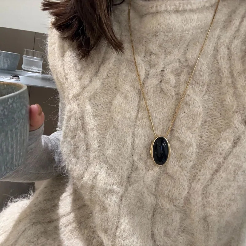 Fashion Jewelry Vintage Temperament Oval Pendant Necklace For Women Party Gifts Simply Accessories Trend 251023
