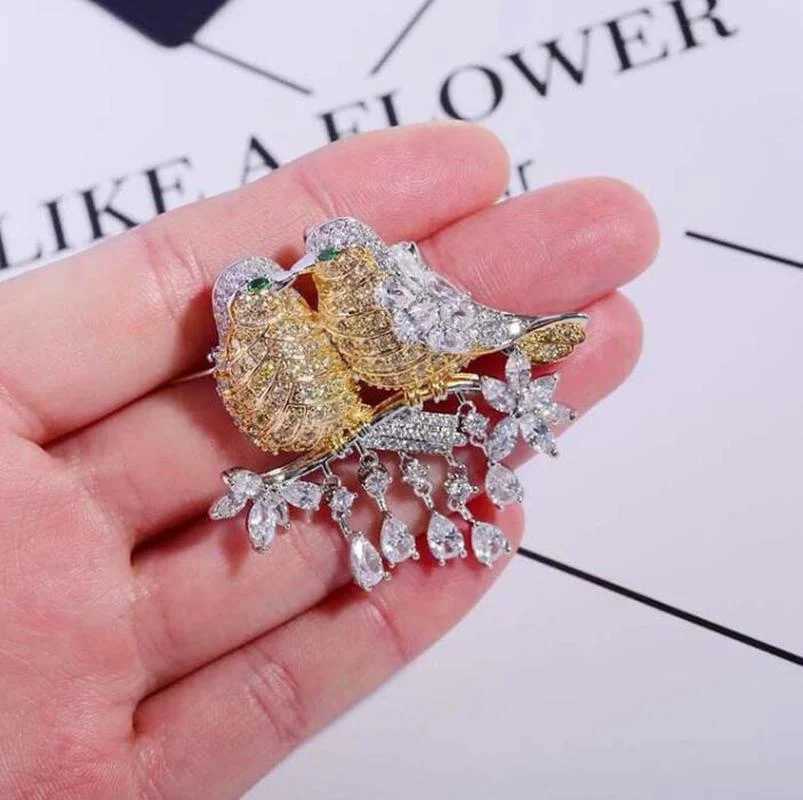 Pink Fashion Lovely Birds Brooches for Women Jewelry Gorgeous Costume Lapel Pins Animal Bird Brooch Pin J251115