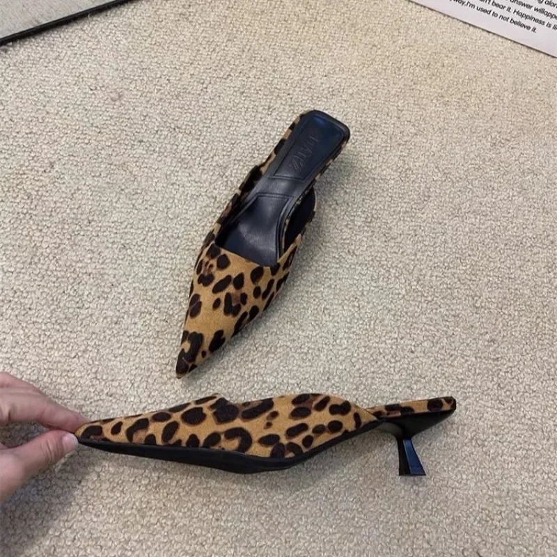 Pointed Toe Mules Fashion Leopard Print Women Slippers Casual Womens Shoes Women Low Heels Elegant Ladies Outdoor Slide 251023