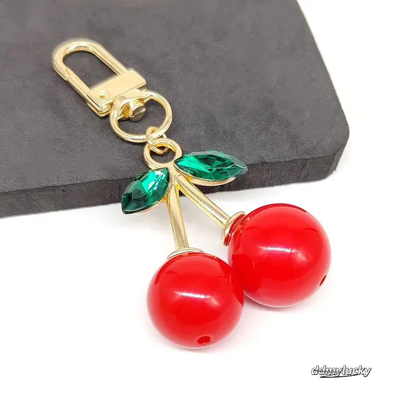 Trendy Alloy Cherry Keychain Charm Accessory Womens Bag Car Pendant Adornment Individualized Decoration For Women 240829 Ddmylucky