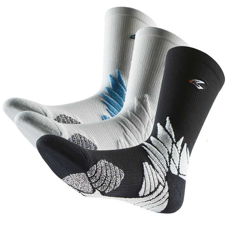 Veidoorn 2025 High Performance Sports Socks MoistureWicking Cushioned Breathable for Running Gym Athletic Running Socks Y251024