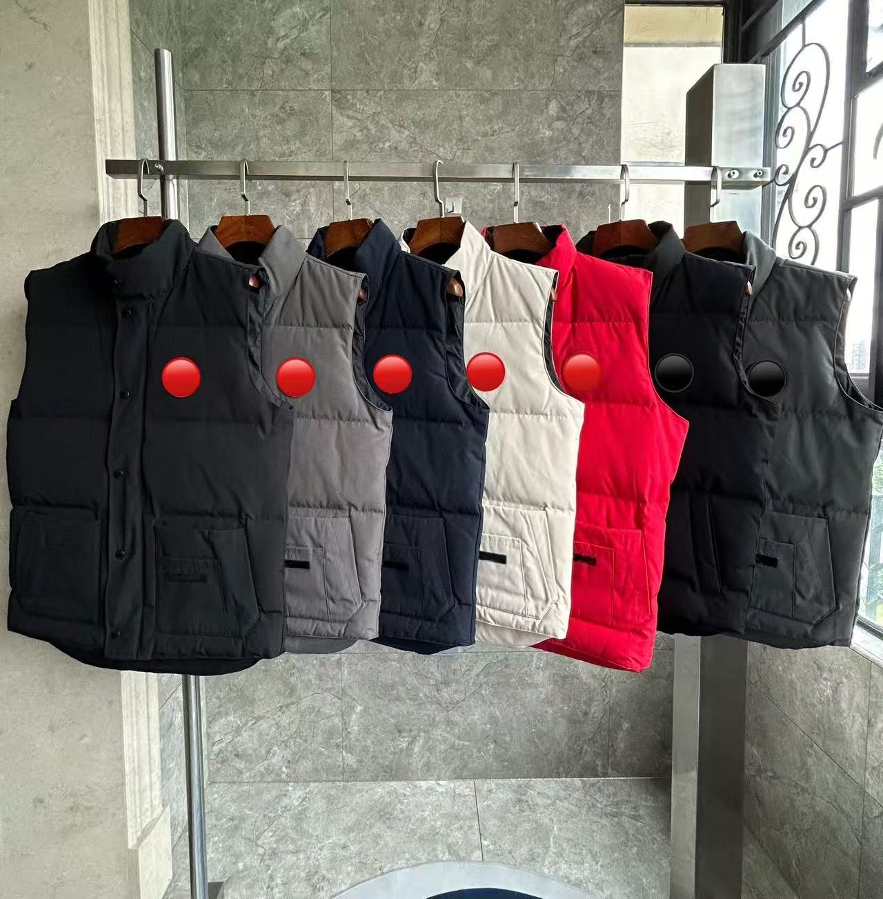 Mens Vest Designer Winter Jacket Mens Gilet Puffer Veste Sans Manche Men Canada Down Thick Hooded Jacket Body Warmer Classic Park Weste Coats