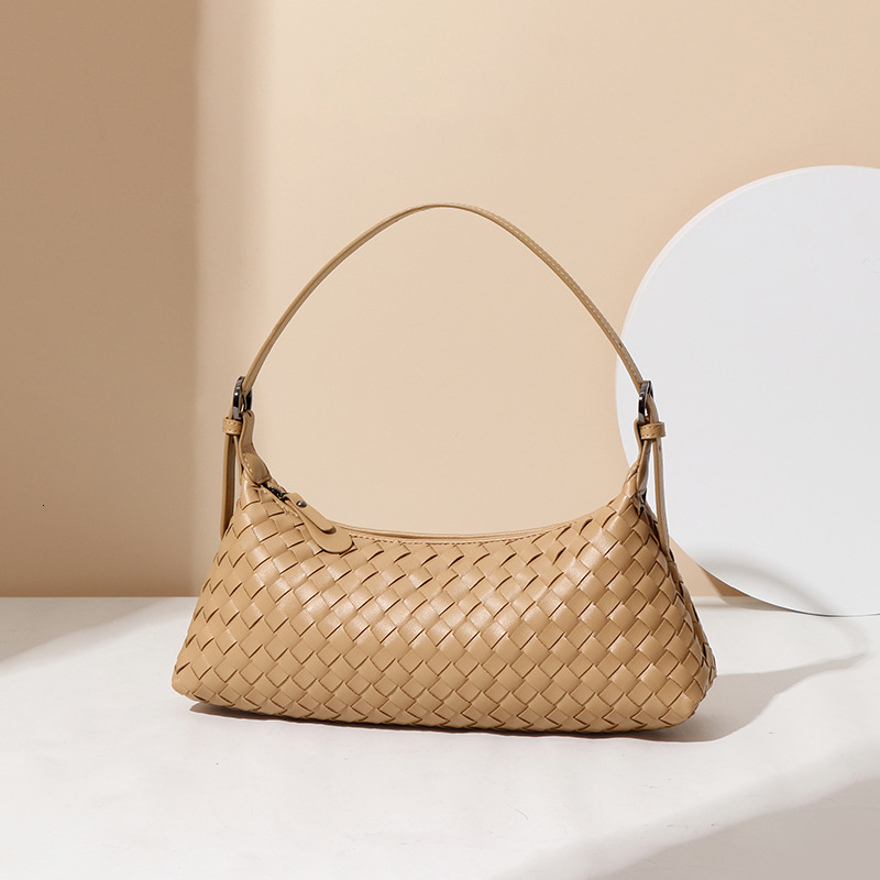 Luxury Brand Designer Bag Casual Woven Baguette Bag For Women 2025 Summer New Handmade Woven Shoulder Underarm Bag Fashion Crescent Bag