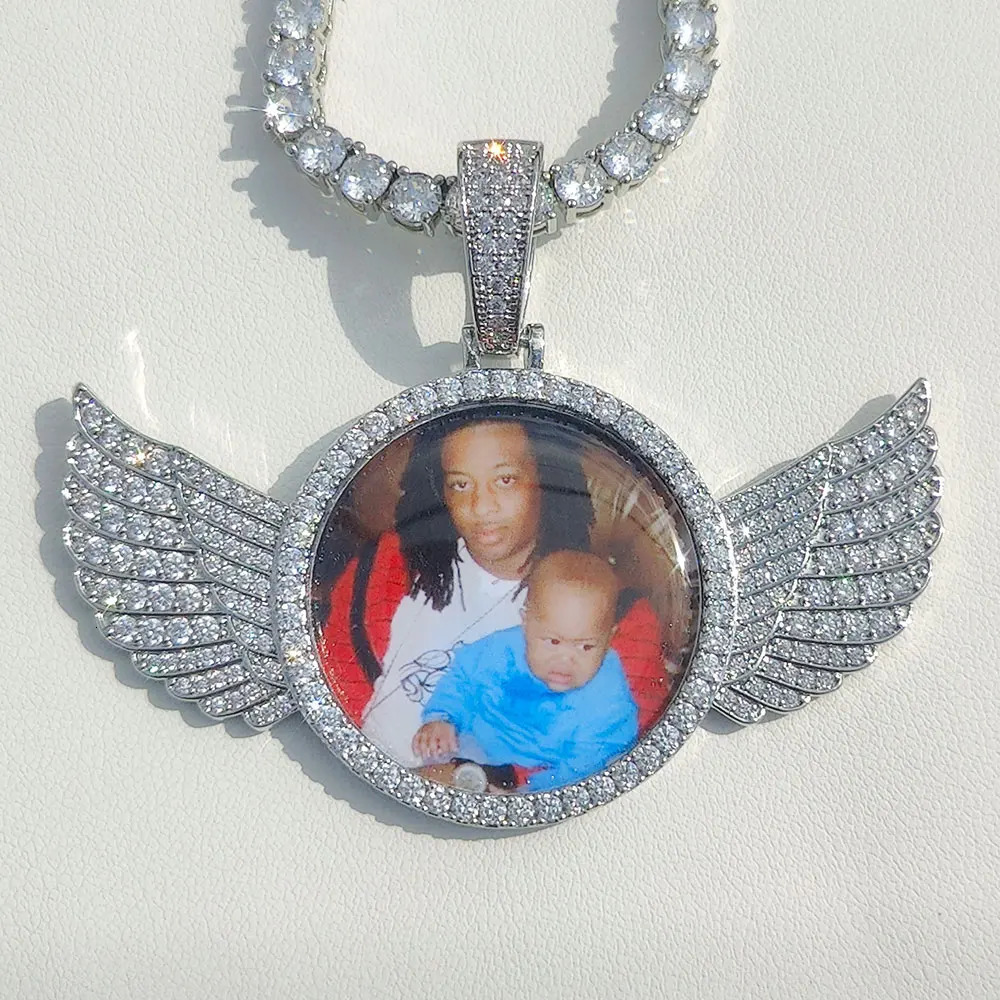 Custom Po Pendant Personalized Iced Out Angel Wings Circle Memory Picture Chain Pendant Medallion Necklace Birthday Gift 251023