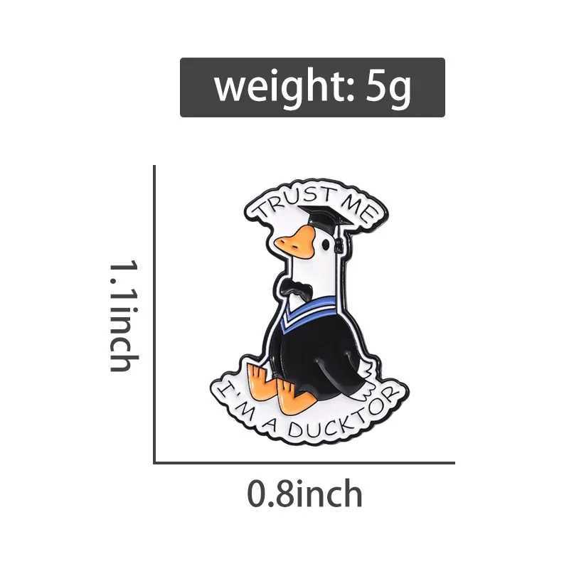 Cartoon Graduate Duck Enamel Pins TRUST ME IM A DUCKTOR Creative Animal Brooch Lapel Badges Decor Jewelry Gifts J251115