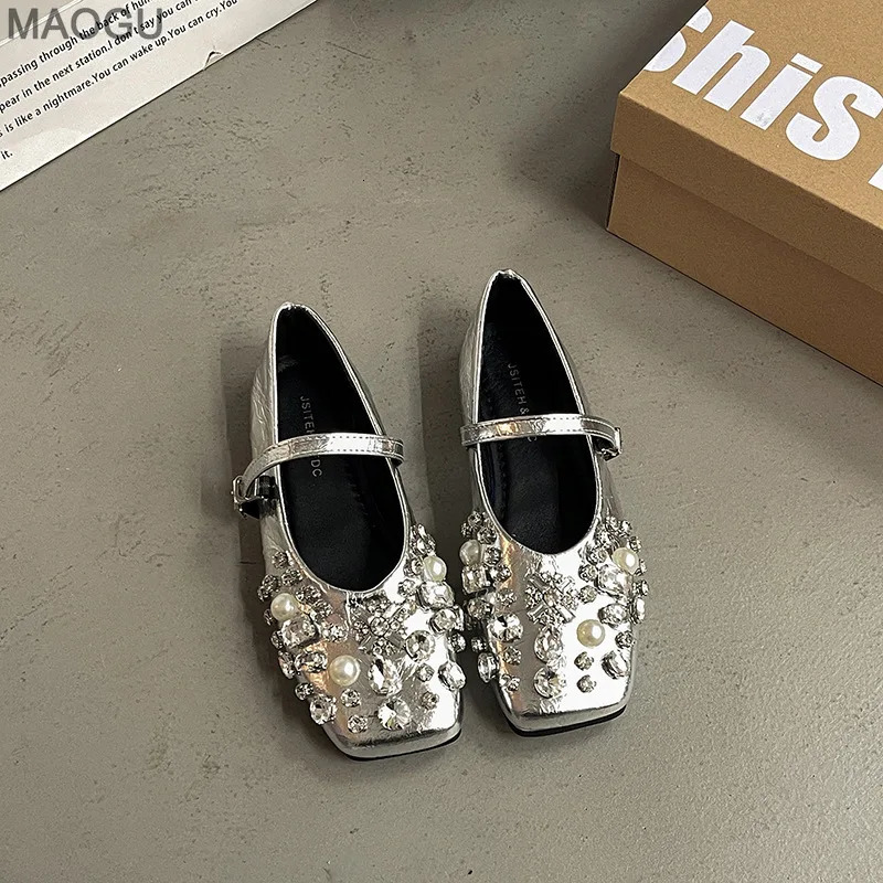 Fashion Silver Rhinestone Mary Jane Shoes Womens Spring Summer Versatile Casual Flats for Daily Wear Comfortable Slip on Shoes 251023