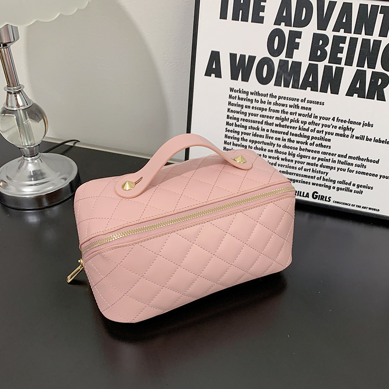 Luxury Brand Designer Bag New Makeup Bag High-Value PU Fashion Simple Quilted Pillow Handbag Large Capacity Toiletry Bag