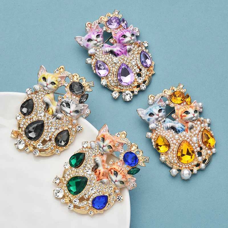 Wulibaby Lovely 2 Cats Brooch Pins 4color Enamel Royal Style Charming Cat Pets Brooches For Womens Clothes Badge Gifts J251115