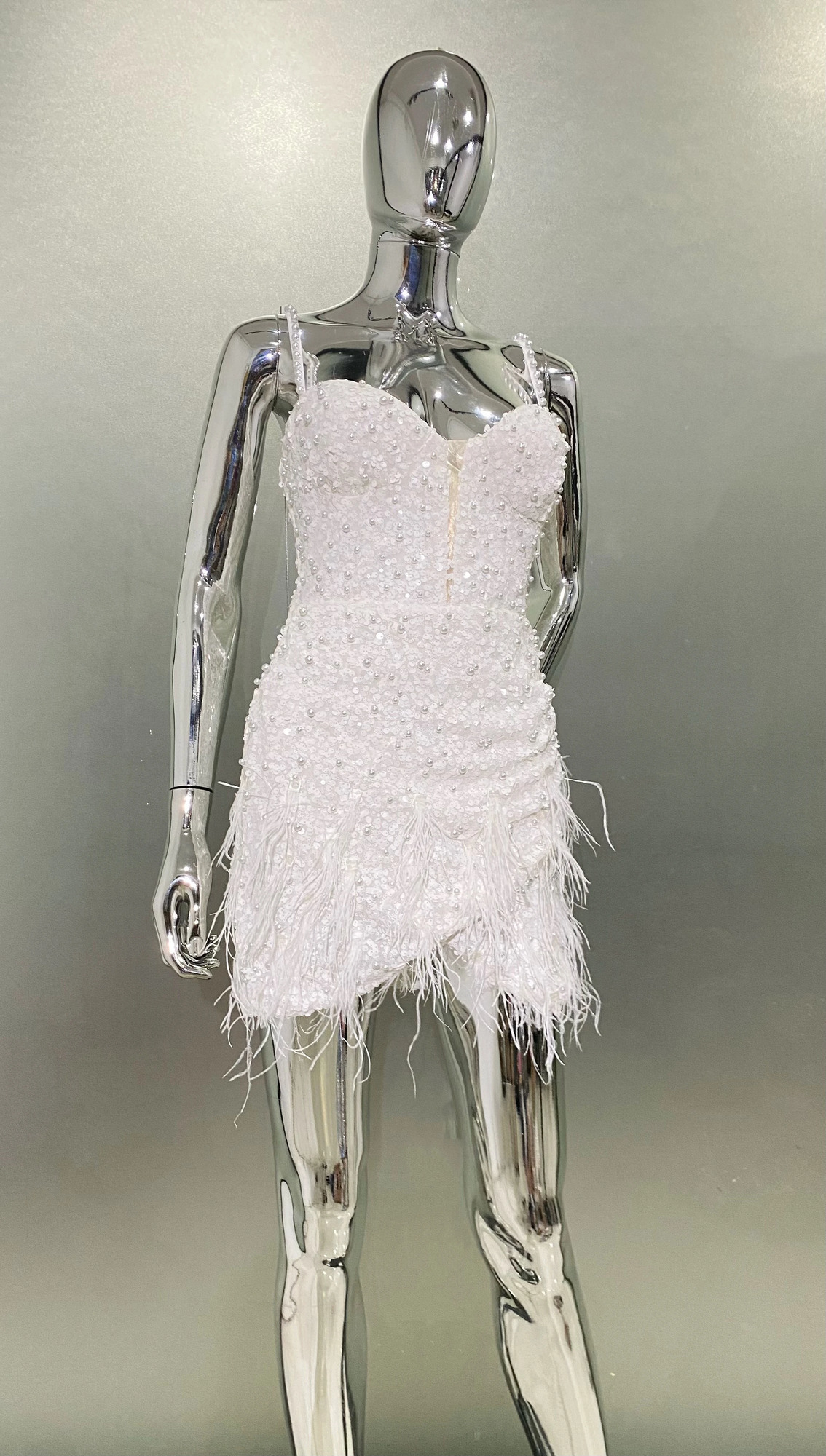 White Women Sleeveless Sexy VNeck Pearl Beading Feathers Bodycon Mini Dress Celebrate Fashion Birthday Evening Party Dress 251020