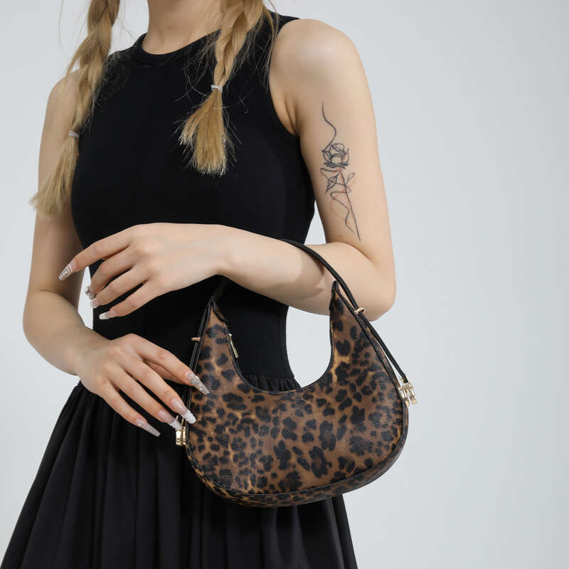 Moon Underarm Trendy New Women's Casual Version Spring Personality Temperament Handheld Shoulder Bag