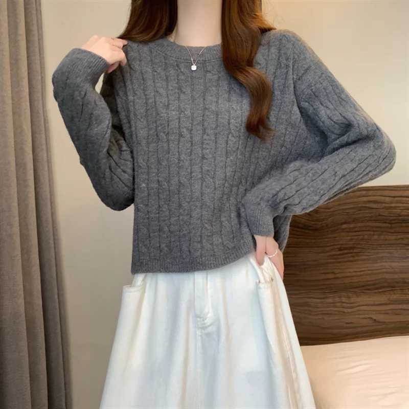 Round Neck Longsleeved Pullover Sweater for Women in Autumn Winter Short Style Knitted Base Shirt to Make Them Look Slim TopT251025