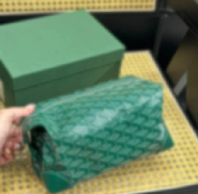 Cases Designer leather cosmetic bags womens mens makeup cases dots travel storage bag zipper closure clutch wash bag coin purses trip organizer green black