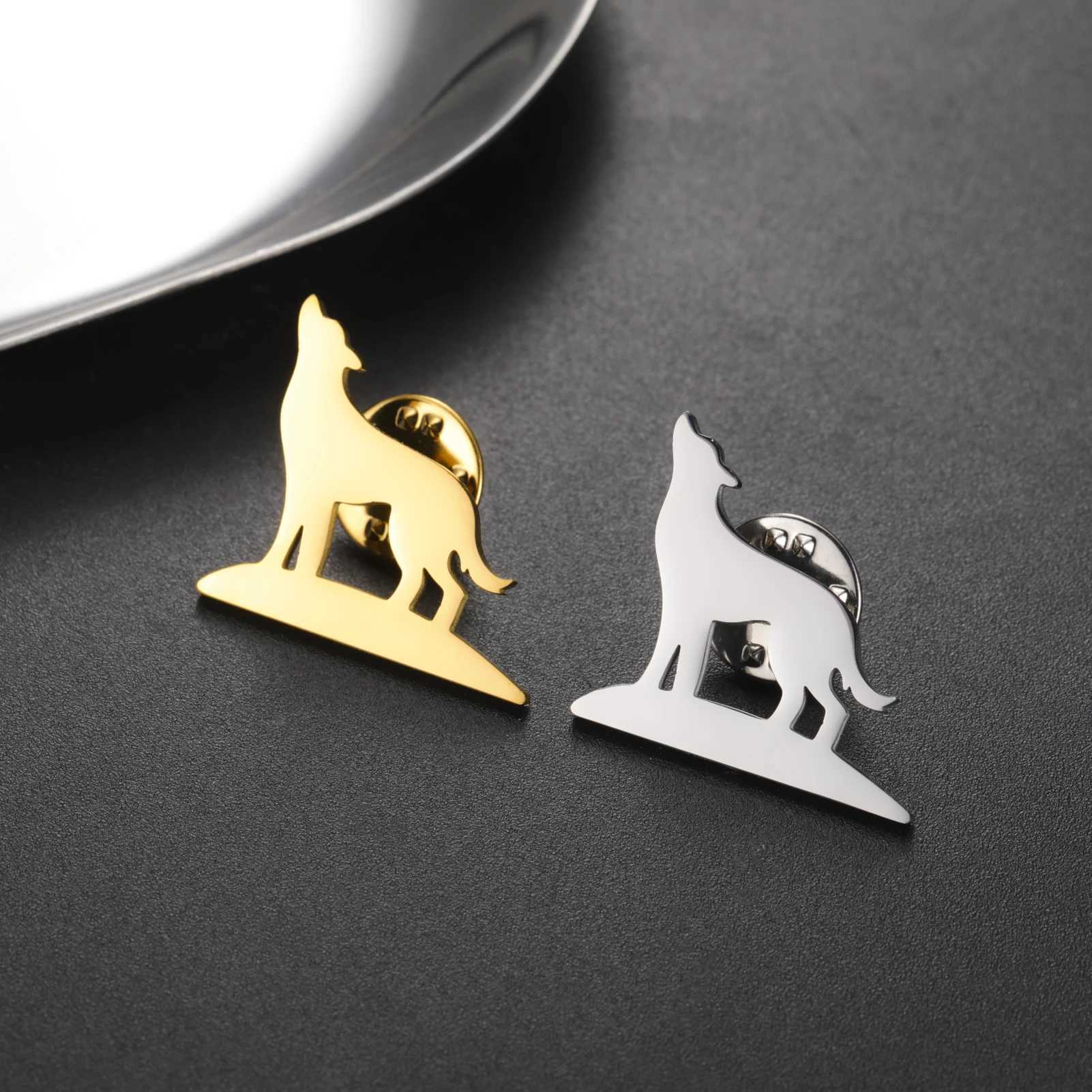 Cazador Animal Wolf Brooch for Men Women Stainless Steel Punk Pins Suit Collar Badges on Backpack Jewelry 2025 Gift New in J251115
