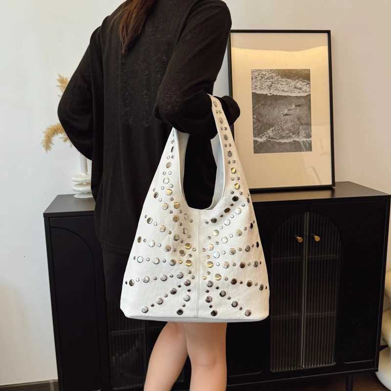 LEFTSIDE Rivets Design PU Leather Lady Shoulder Bag for Women 2025 New FAshion RETRO High Capacity Handbags and Purses Z251024