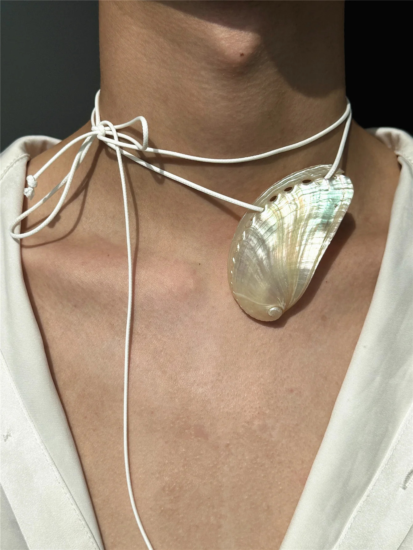 Exaggerated Natural Shell Collarbone Chain Charm Necklace Rope Chain Y2K Summer Beach Vacation Charms Jewelry For Women 251016